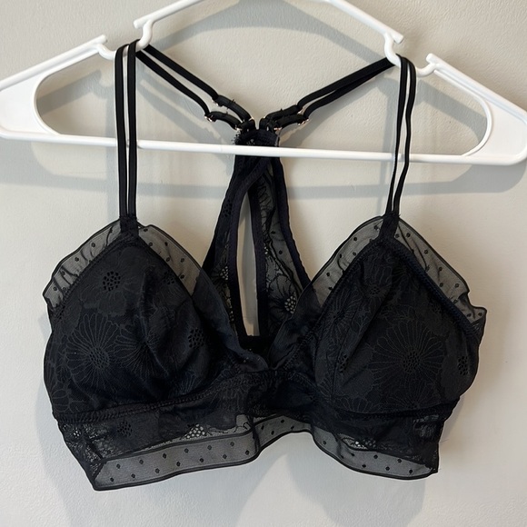 Aerie size L wireless bralette black lace with ruffle detail racerback pull on - Picture 3 of 12